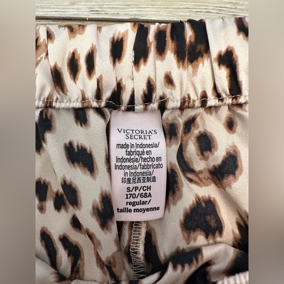 Victoria's Secret Leopard Print Pajama Pants - Picture 2 of 4